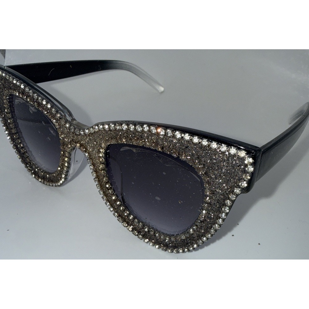Luxury Rhinestone Gold Frame Cat Eye Sunglasses – Crystal Fashion Shades-NWT